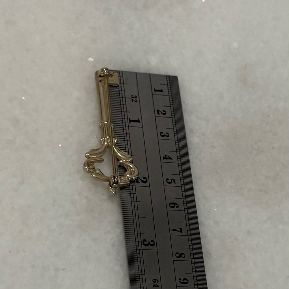 3 for $30 ✔Vintage Gold Tone Ornate Victorian Style Skeleton Key Stick Pin - Picture 5 of 5